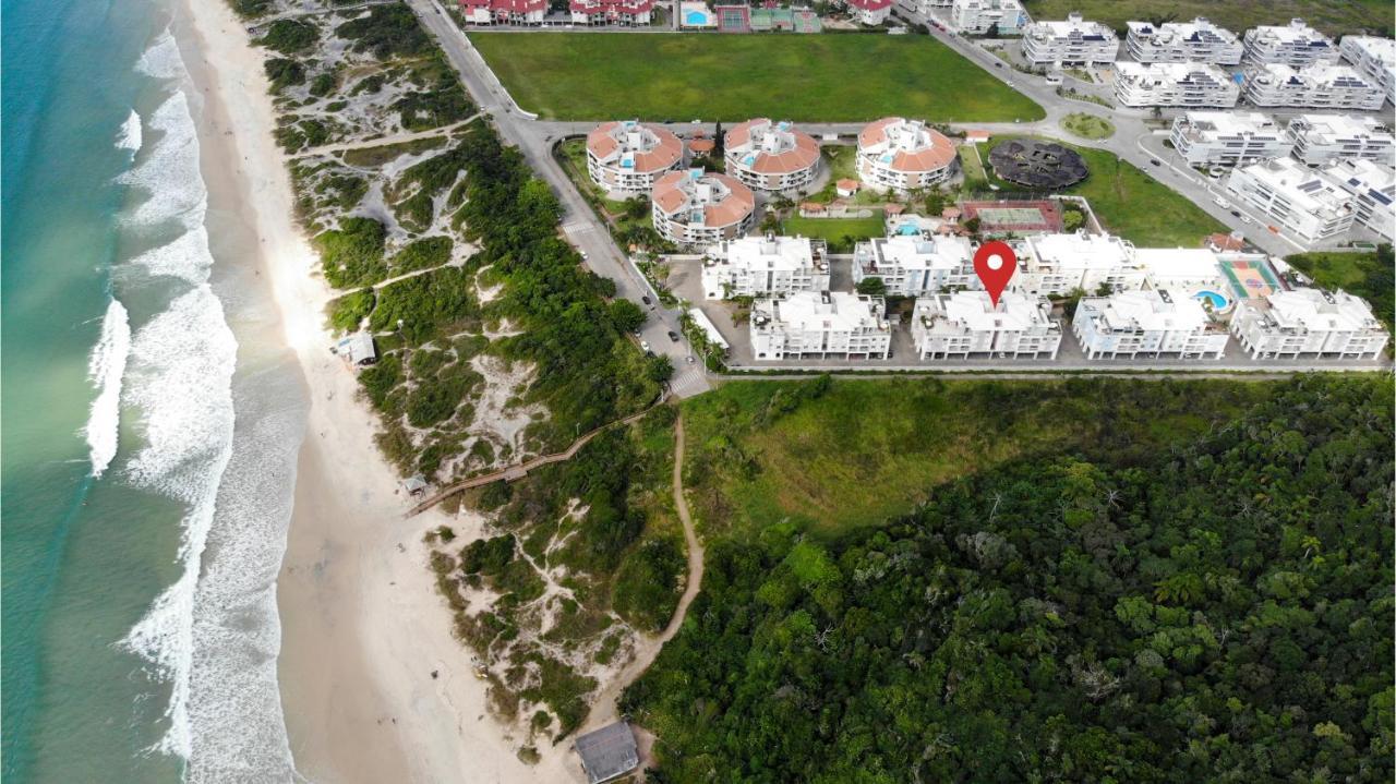 Giardino: Beachfront With Pool And Sports Facilities