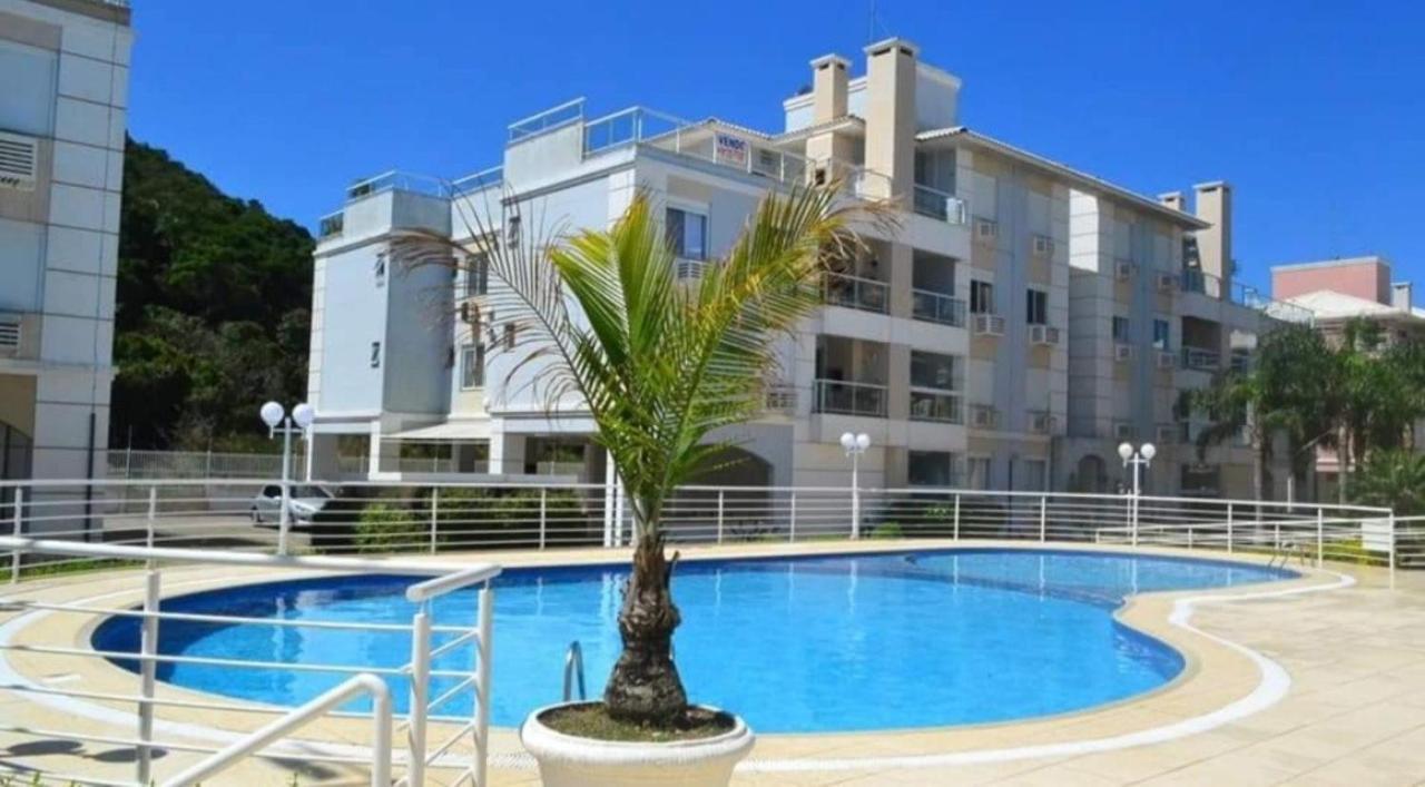 Apartment Giardino: Beachfront With Pool And Sports Facilities *