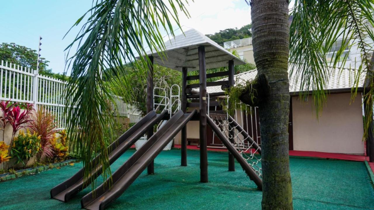 Giardino: Beachfront With Pool And Sports Facilities