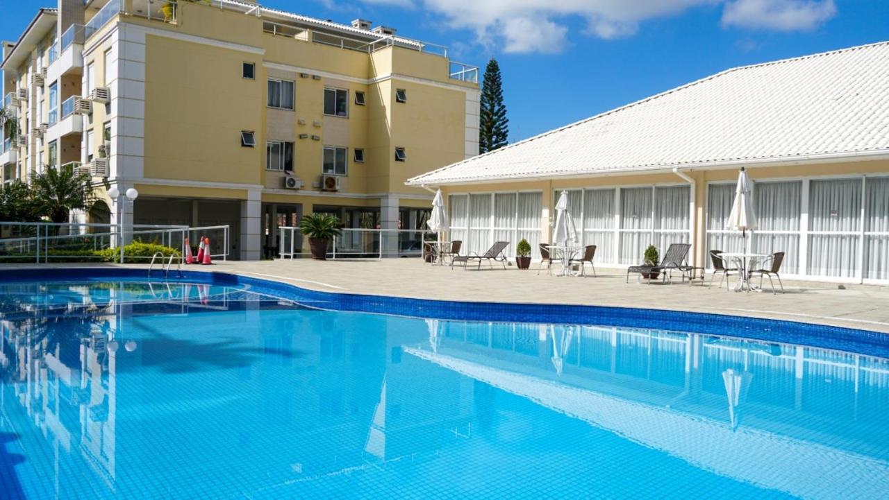 Apartment Giardino: Beachfront With Pool And Sports Facilities