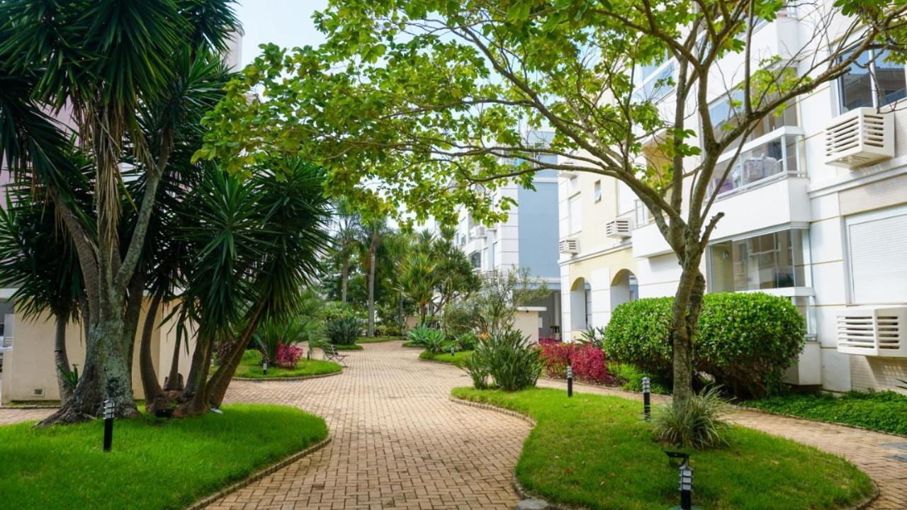 Apartment Giardino: Beachfront With Pool And Sports Facilities