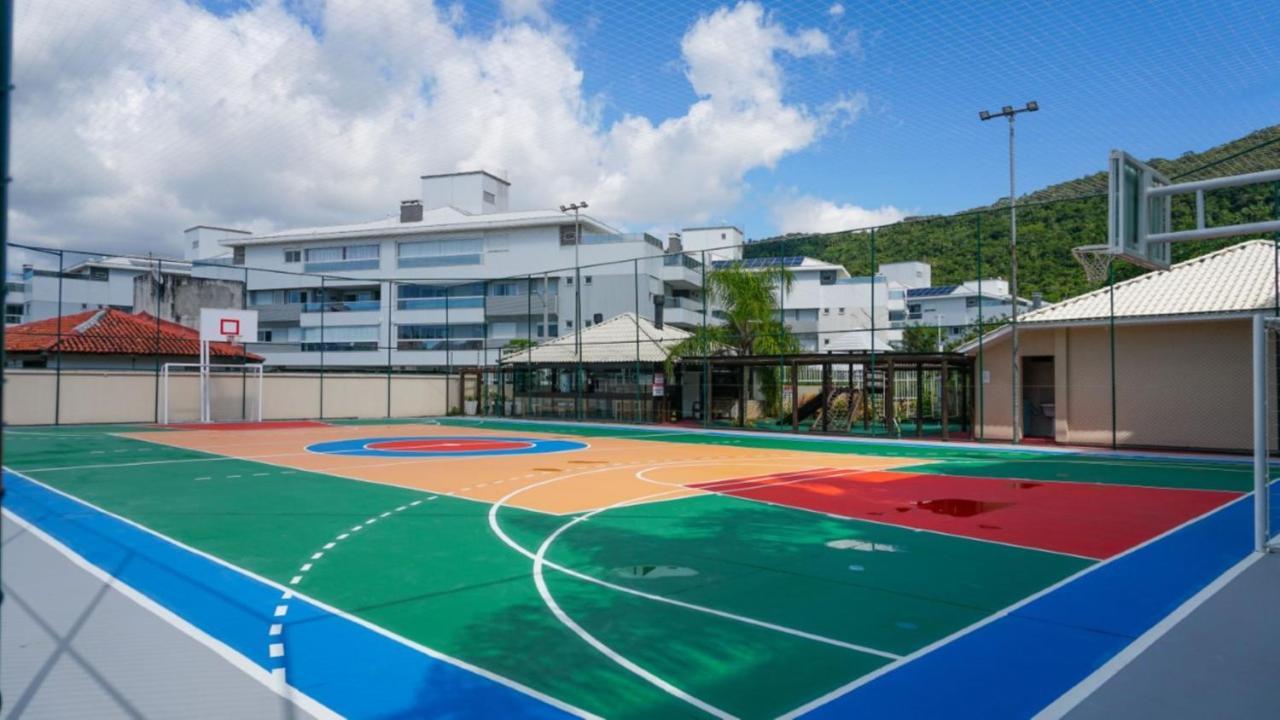 Giardino: Beachfront With Pool And Sports Facilities Florianopolis