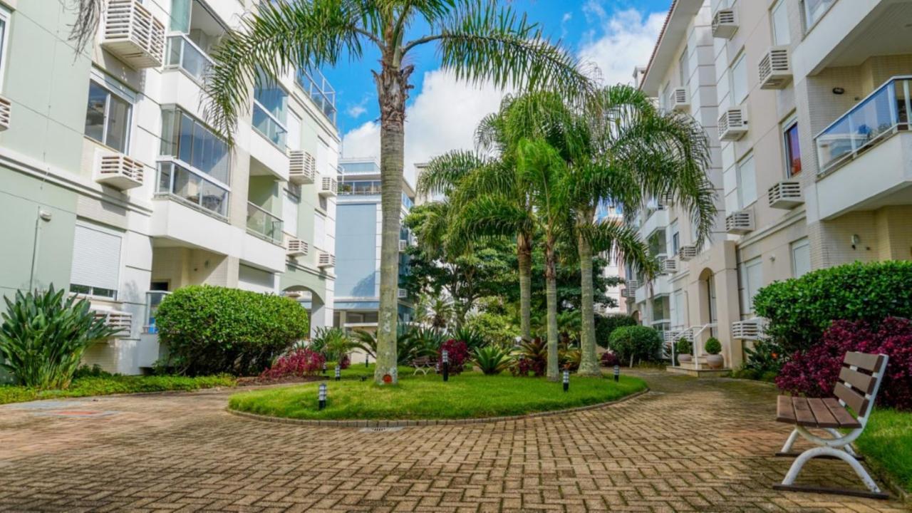 Apartment Giardino: Beachfront With Pool And Sports Facilities